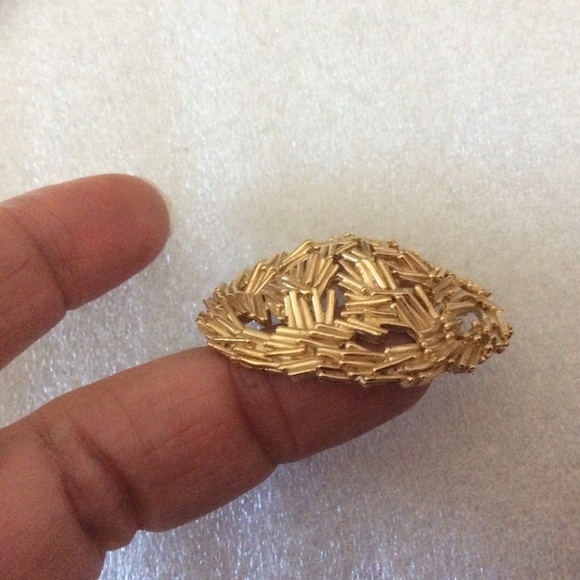 Vtg Crown Trifari Domed Layered Stick Pin - Picture 2 of 3